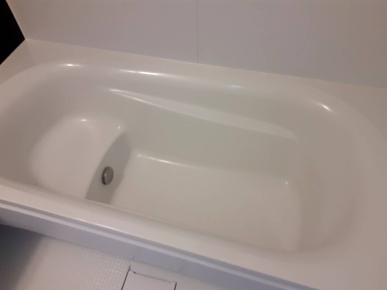 お風呂と風呂釜洗浄クリーニングのビフォーアフター施工写真