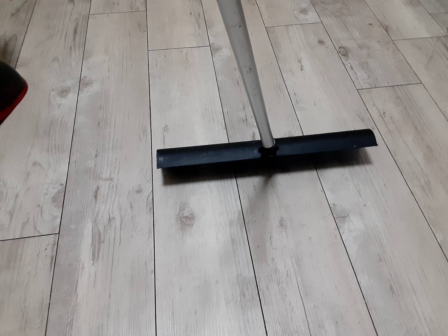 プロの床掃除（道具）をご紹介します。