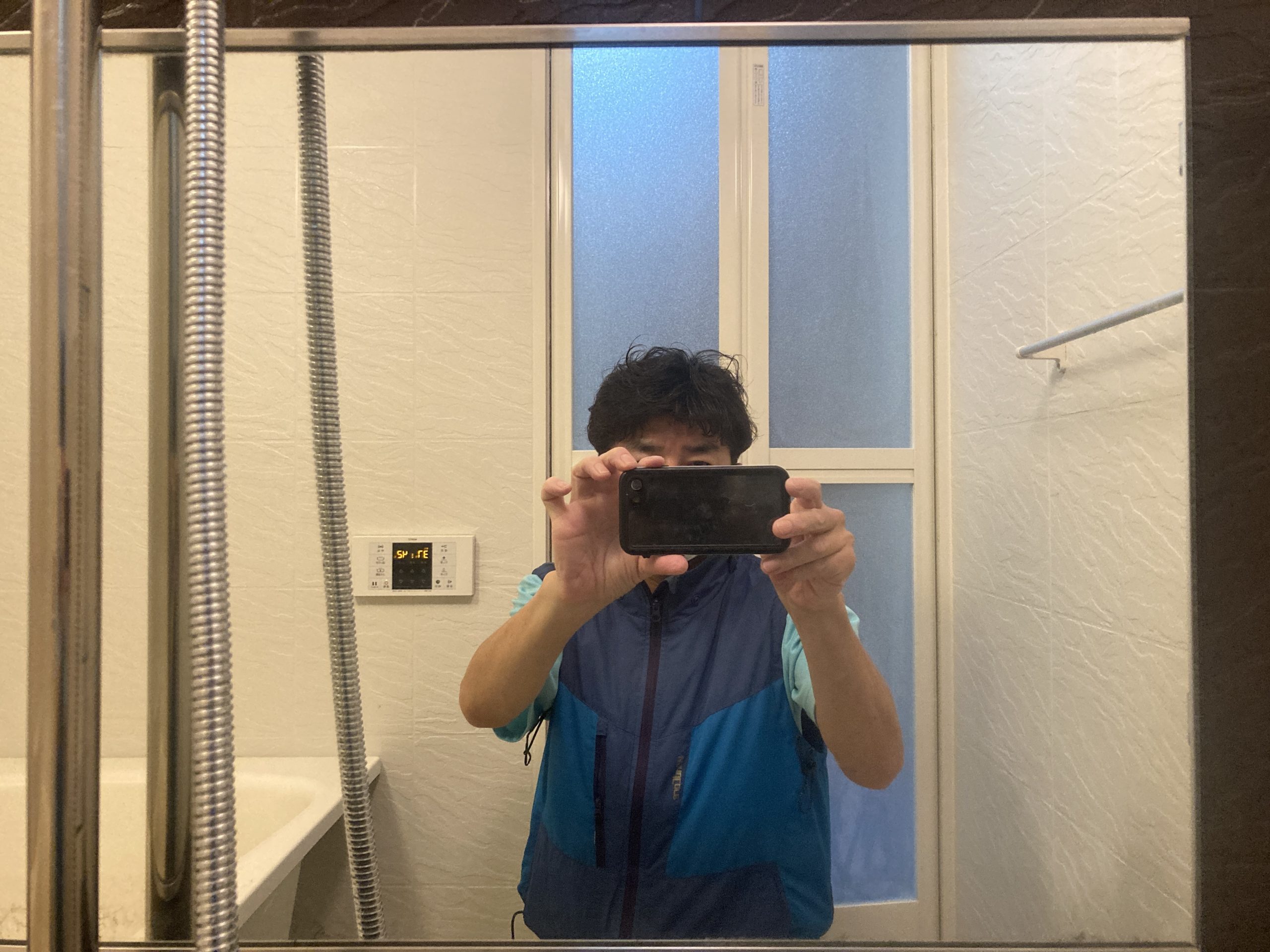 専用研磨でピカピカに!鏡本来の輝きが戻り、視界もクリアに。