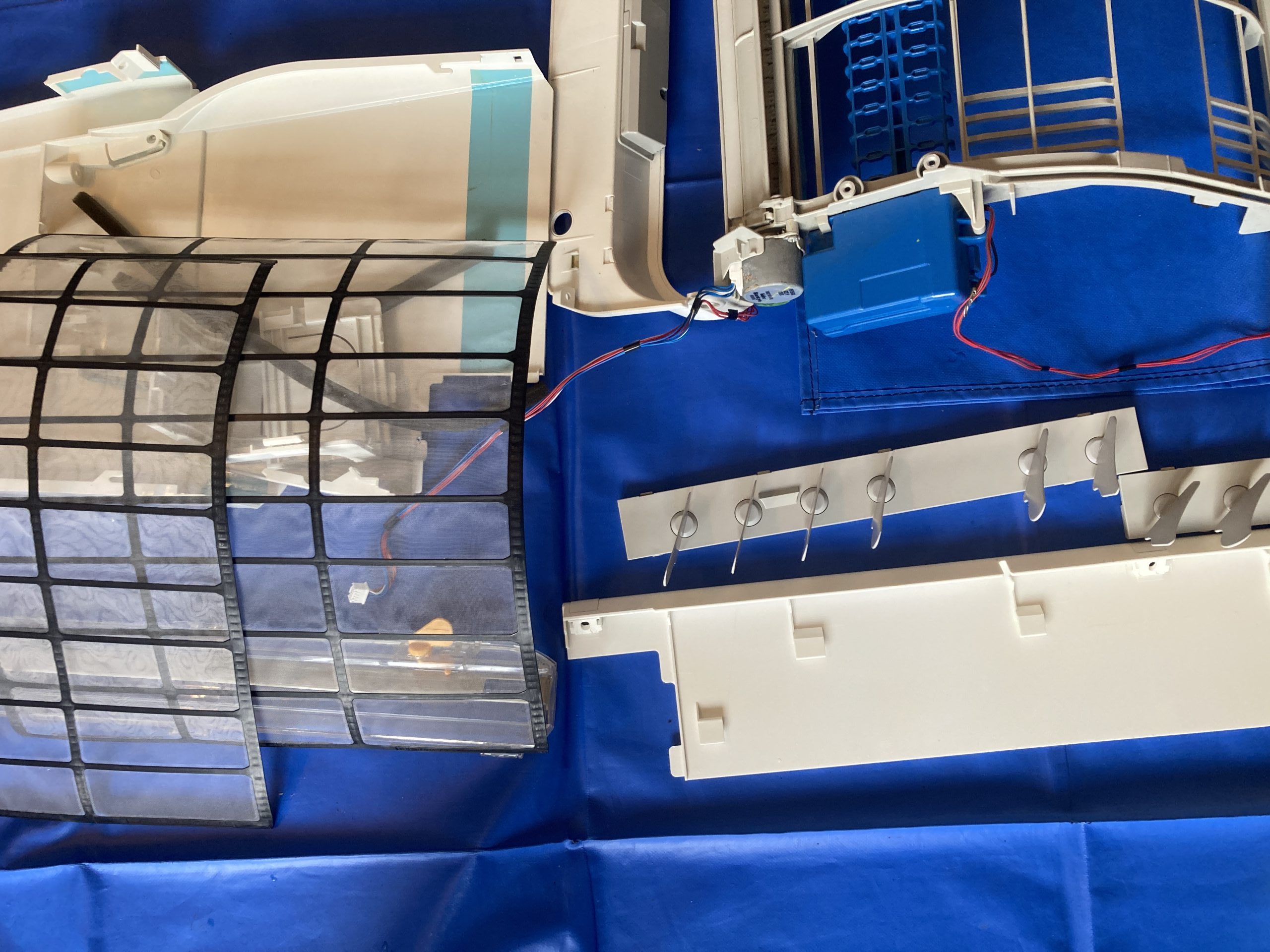 「福岡市早良区 東芝エアコンクリーニング ビフォーアフター」