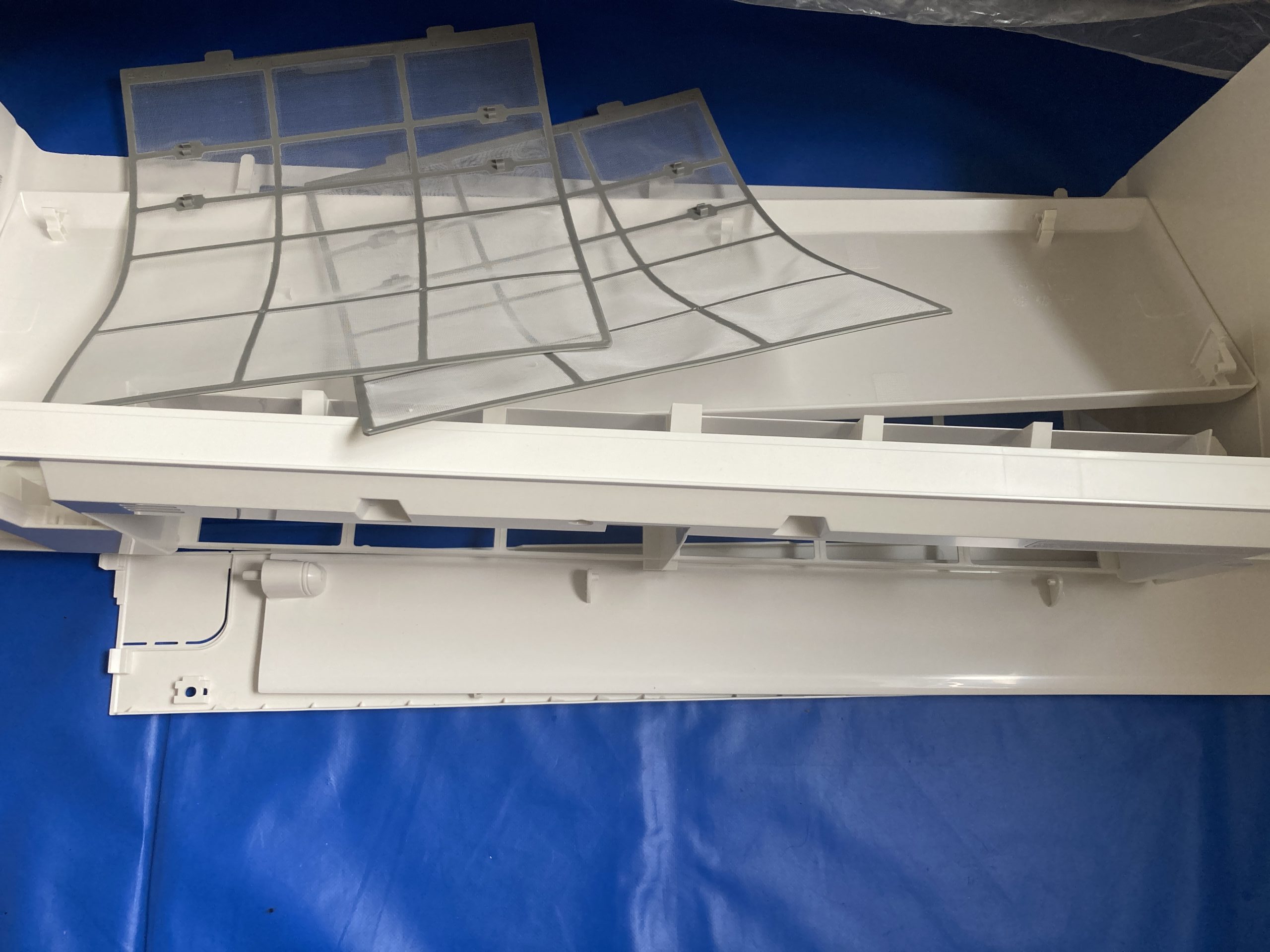 福岡市早良区 ノクリア AS-C221L-W 子ども部屋 エアコン 内部 汚れ 洗浄前