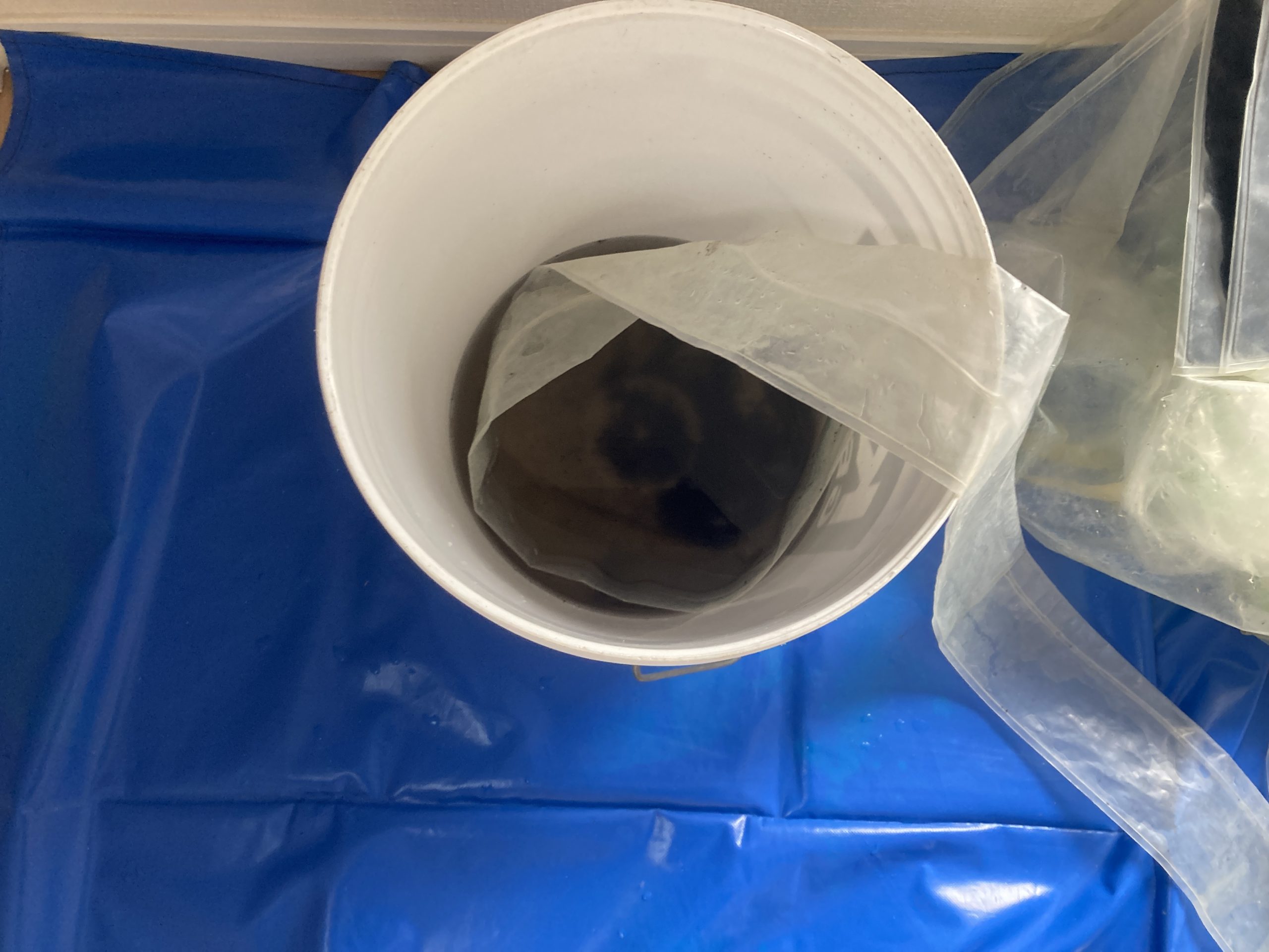 福岡市早良区 エアコンクリーニング 汚水 比較 ノクリア 白くまくん 分解洗浄