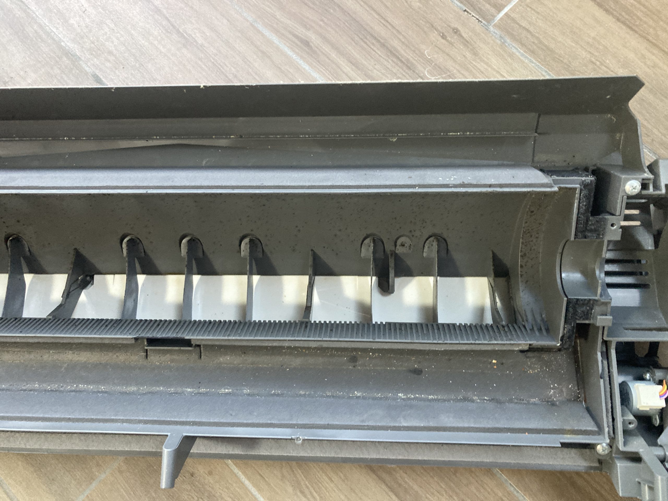 ドレンパン取り外し後の内部の様子