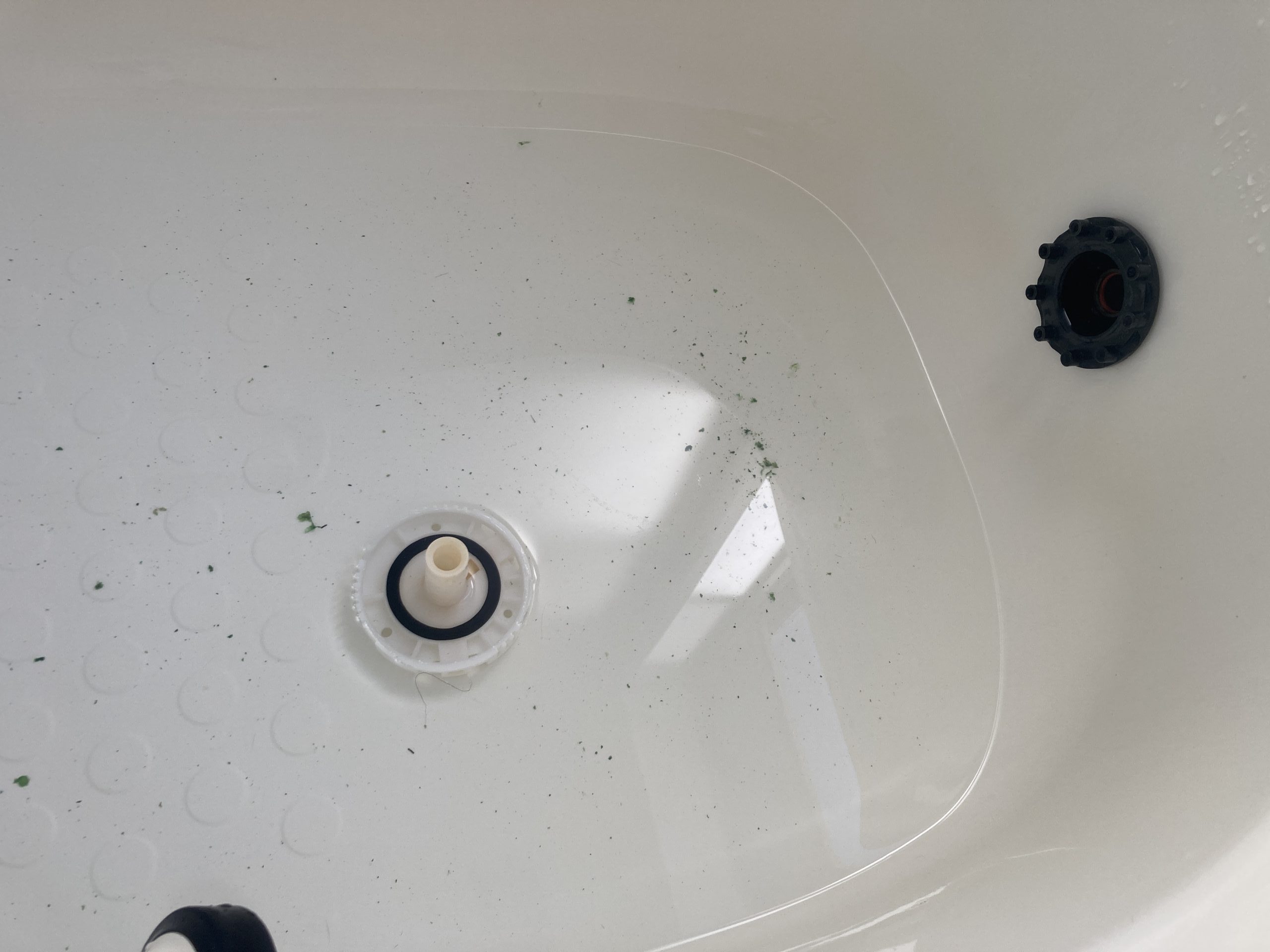 循環金具から出てきたカス汚れ