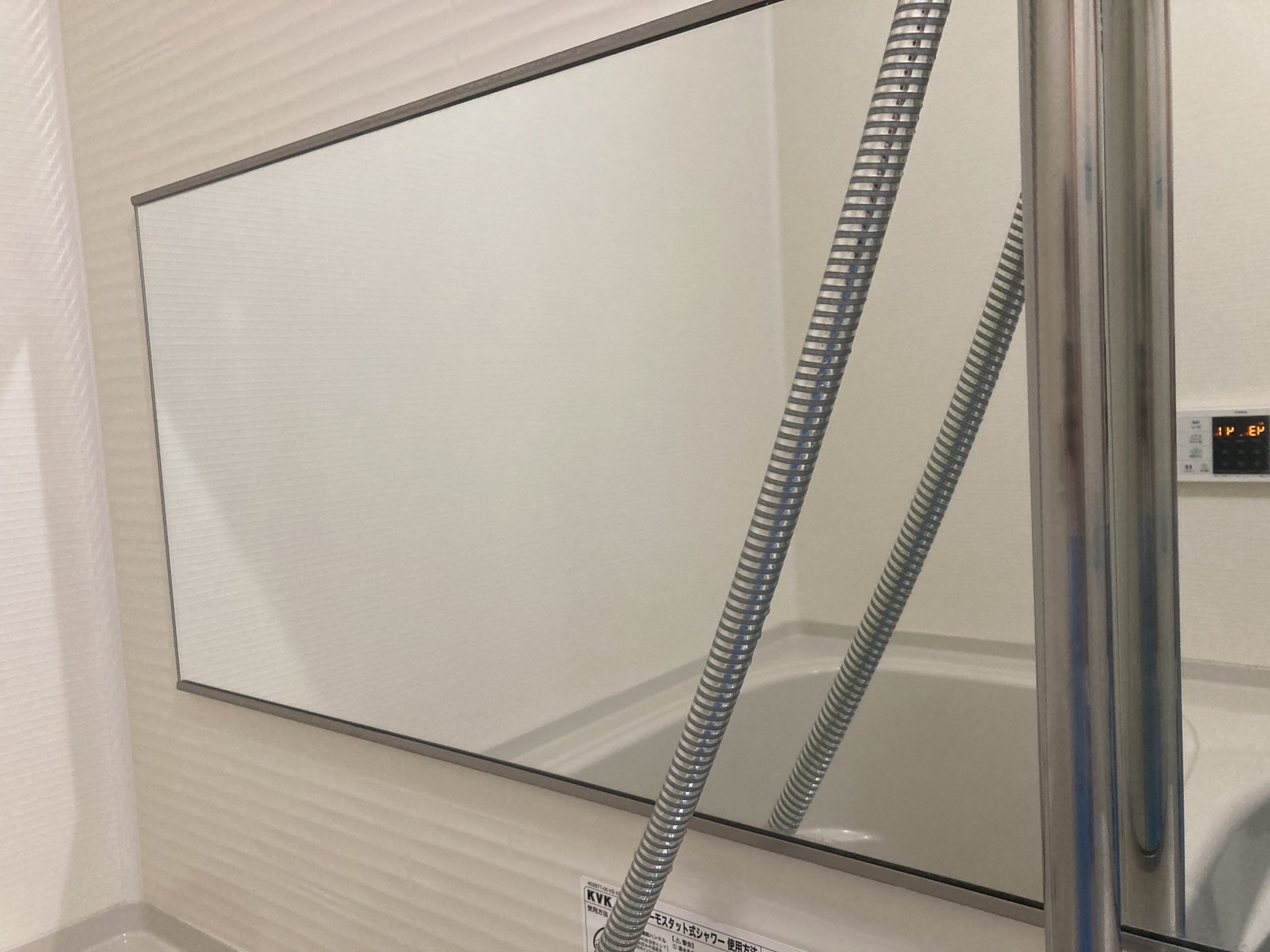 浴室の鏡の清掃後