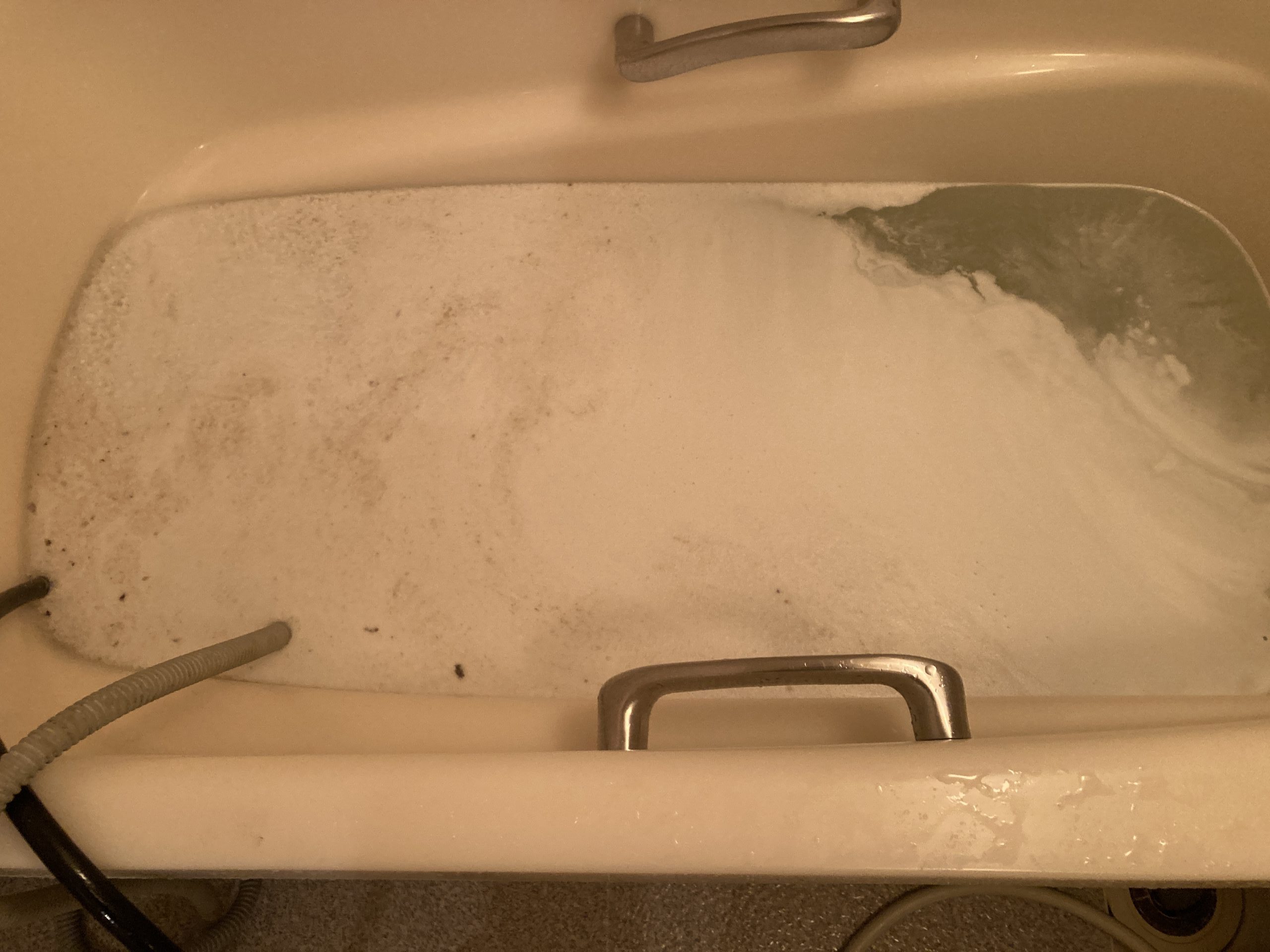 追い焚き配管クリーニングの作業写真