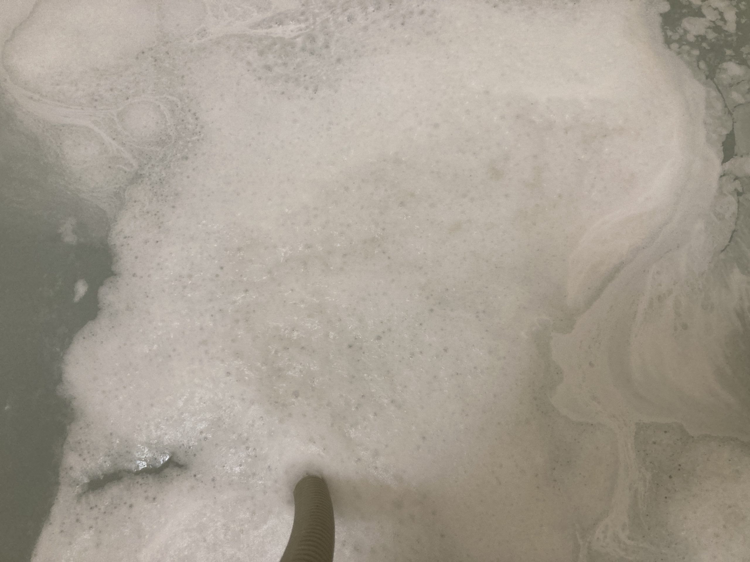 追い焚き配管クリーニング施工後の清潔になった配管内部の状態