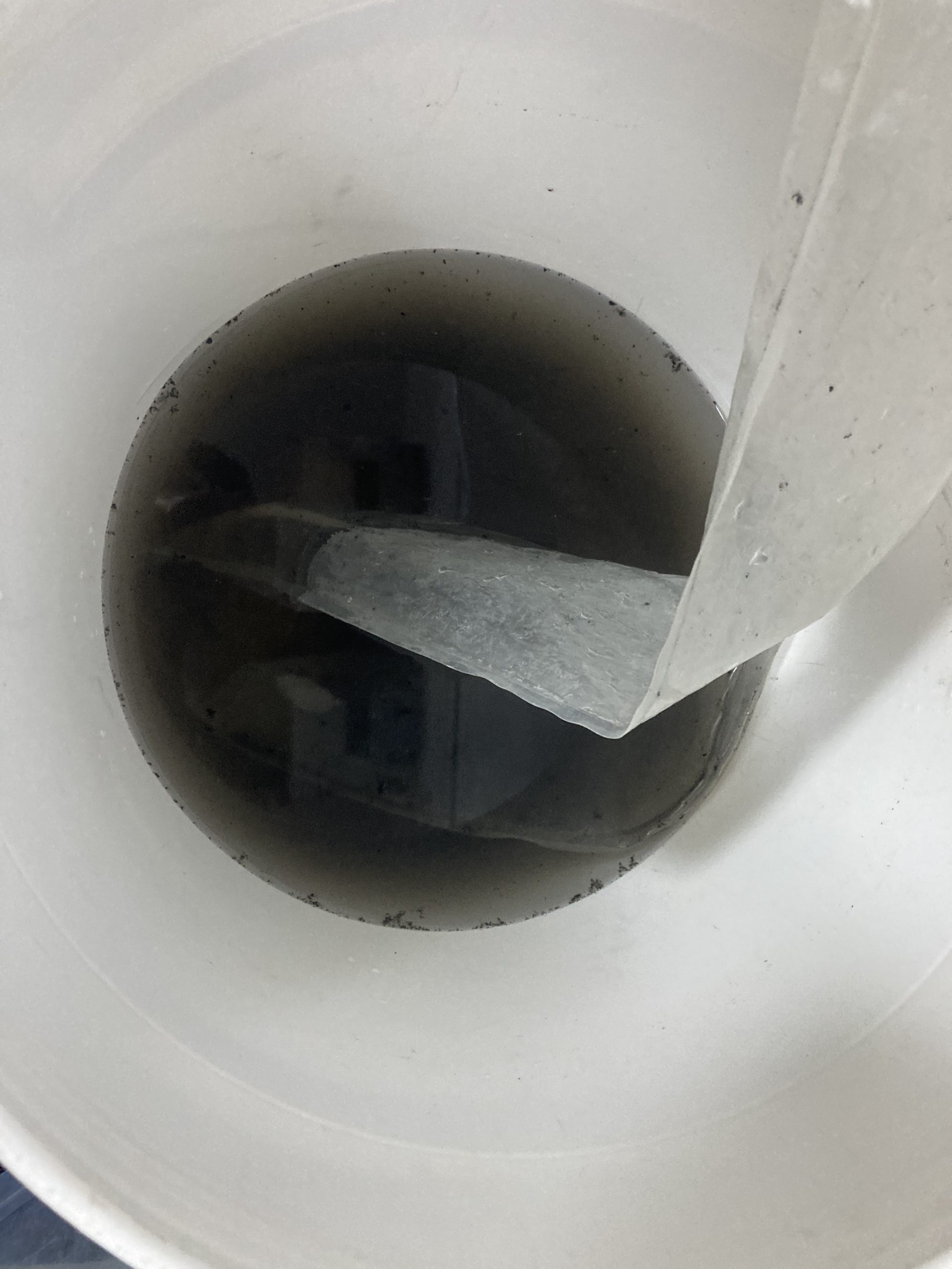 エアコンクリーニングの洗浄後の汚水