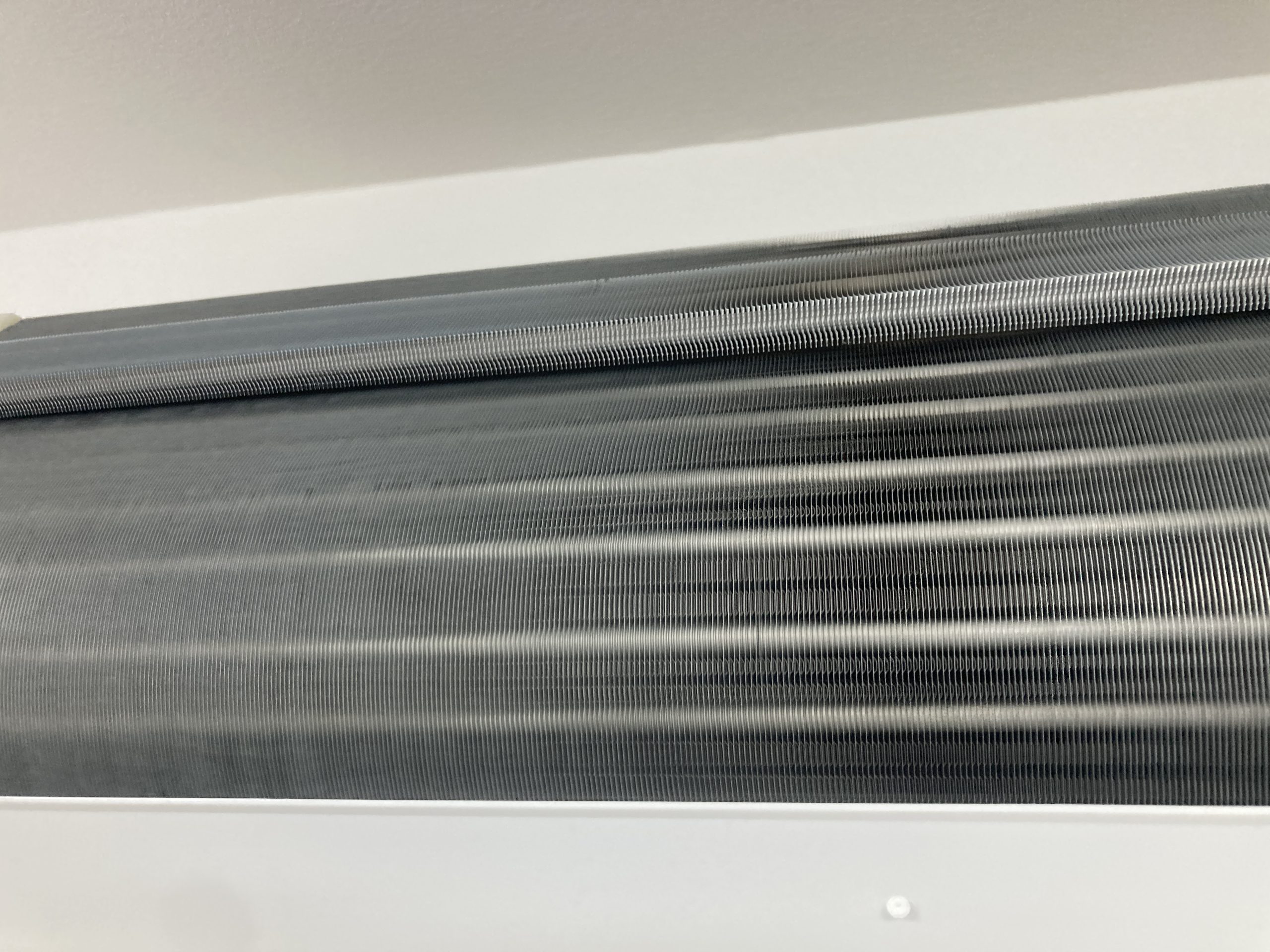 施工後:エアコン熱交換器 高圧洗浄後 アフター